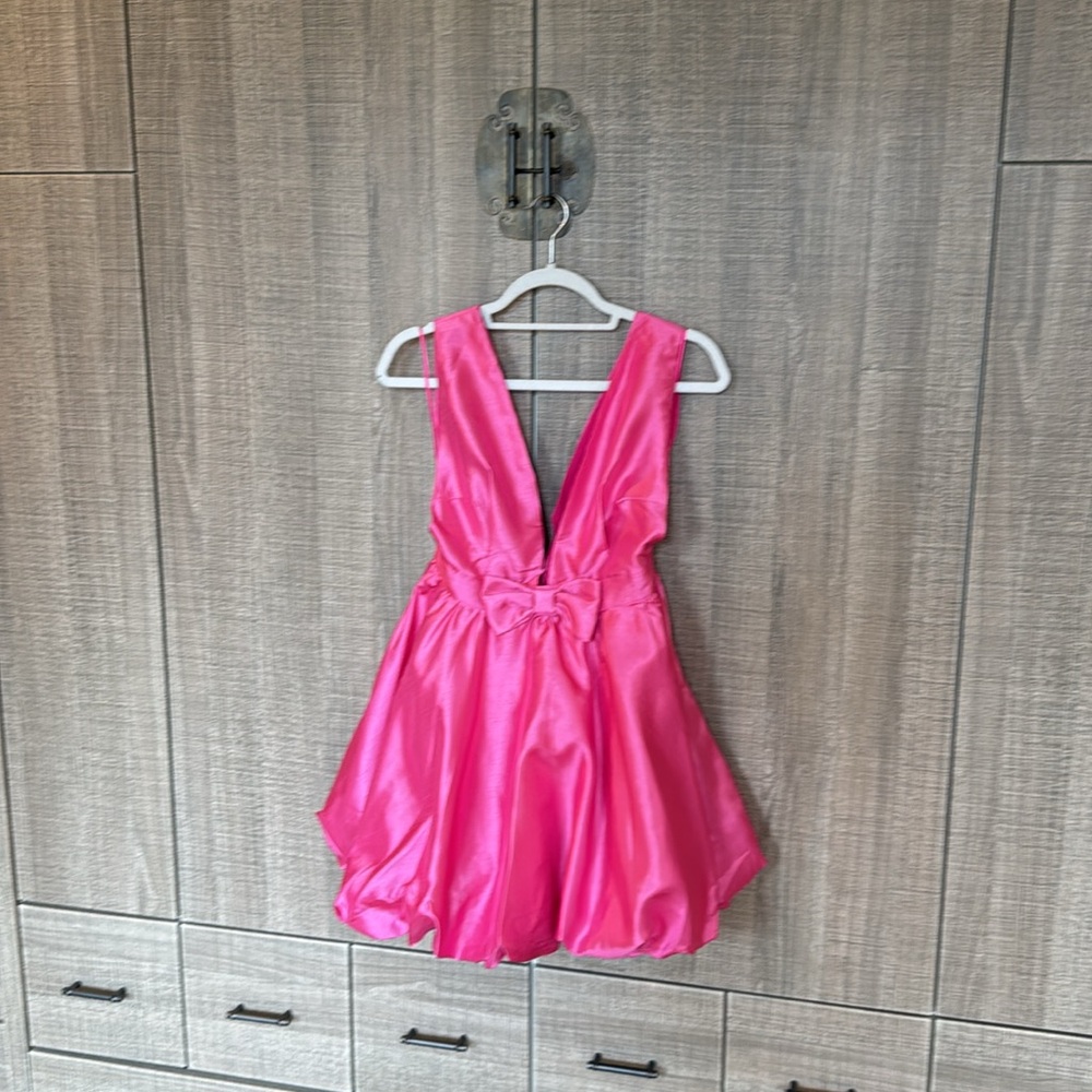 Mable Wrenley Bow Detail Bubble Hem Mini Dress - Picture 9 of 17